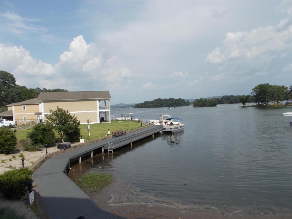 Baymont On The Lake By Wyndham Hot Springs Eksteriør bilde